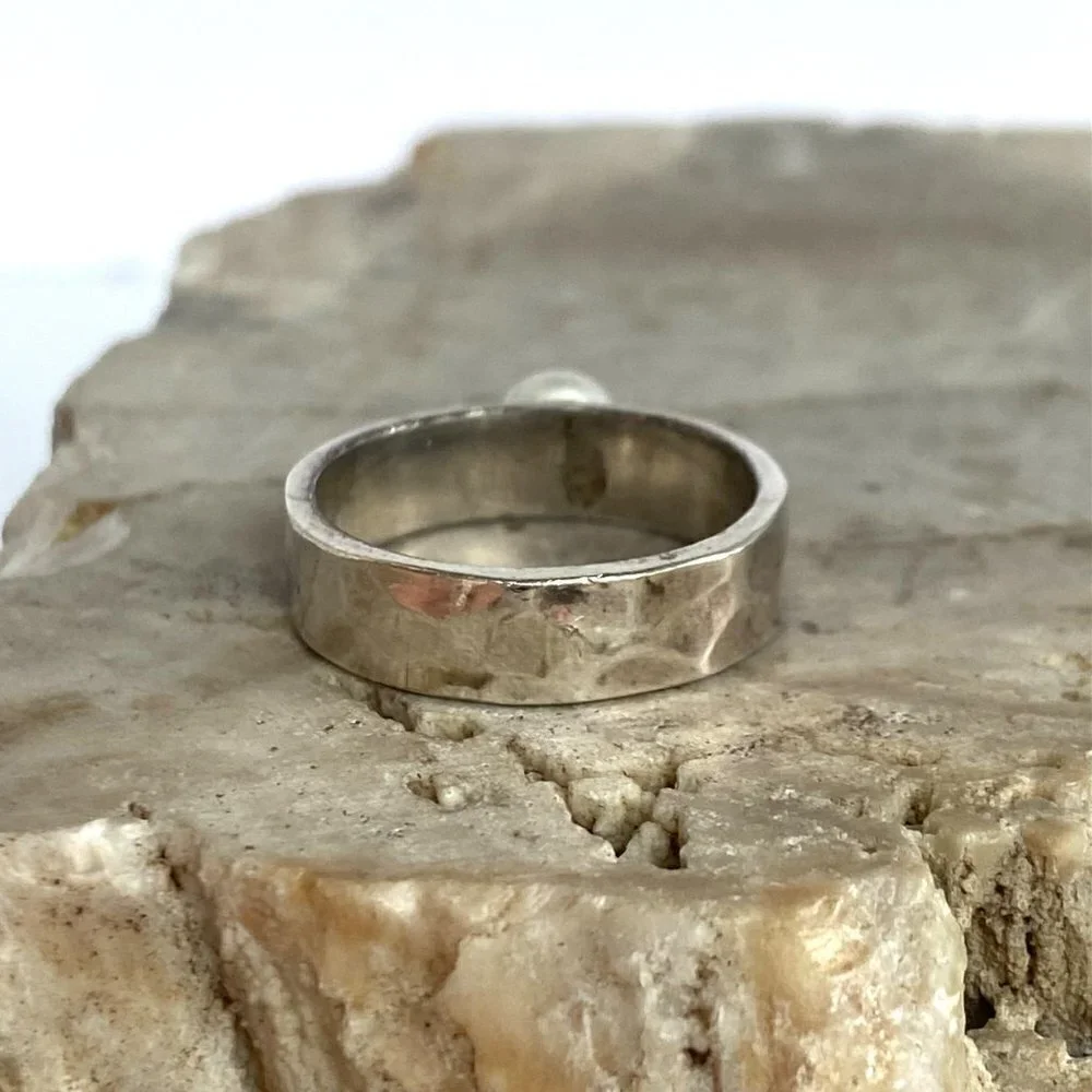 Sterling Silver 925 GA 5MM Hammered Genuine White Pearl Band Ring Sz 6.5